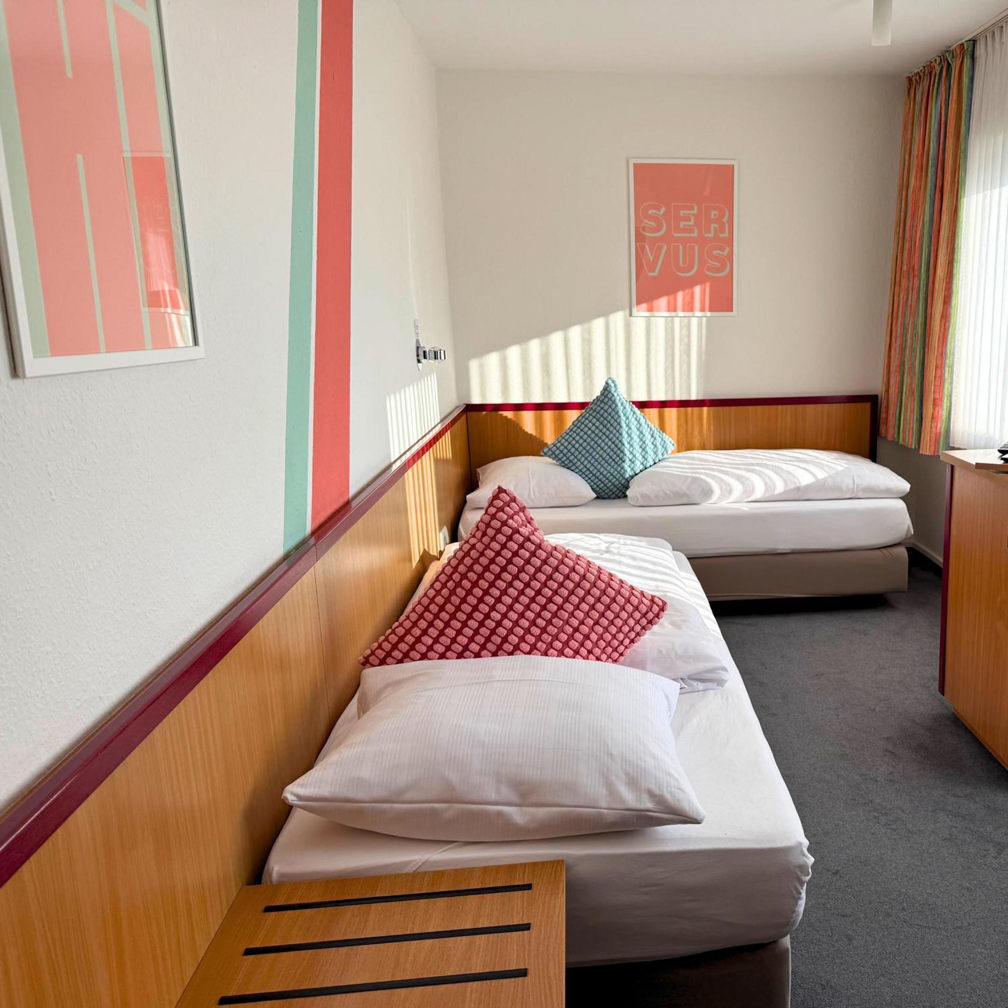 Colourful Hotel Bielefeld Esterno foto