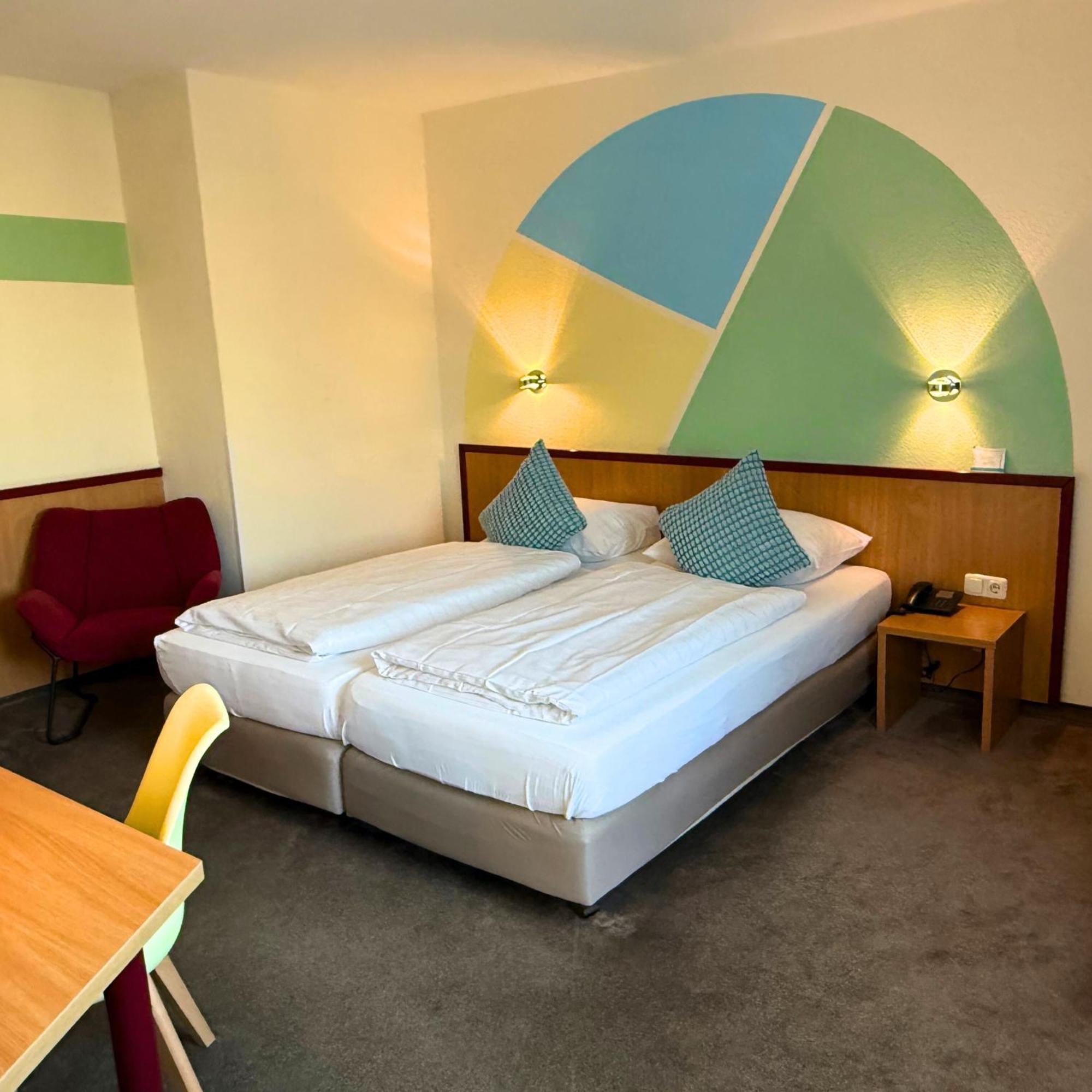 Colourful Hotel Bielefeld Esterno foto